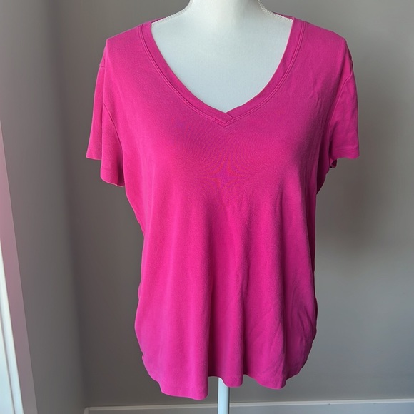 5/$25 Denver Hayes V-Neck T-Shirt - Picture 2 of 8